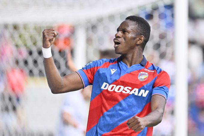 ONLINE: Plzeň - Liberec 1:0. Červ vybojoval míč pro Toureho, který jednoduše skóruje ONLINE: Plzeň - Liberec 1:0. Červ vybojoval míč pro Toureho, který jednoduše skóruje