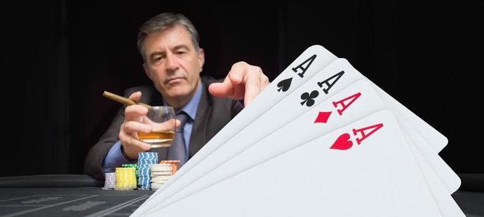 Na pokerovém turnaji v Las Vegas se hrálo o velké peníze (ilustrační foto)