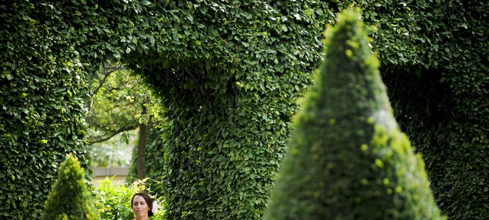 Novomanželka Niki Roderick v krásné Vrbovské zahradě
