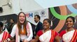 Vřelost, úsměvy, tradiční indická hudba i vlnící se tanečnice přivítaly české pozemní hokejistky v dějišti olympijské kvalifikace