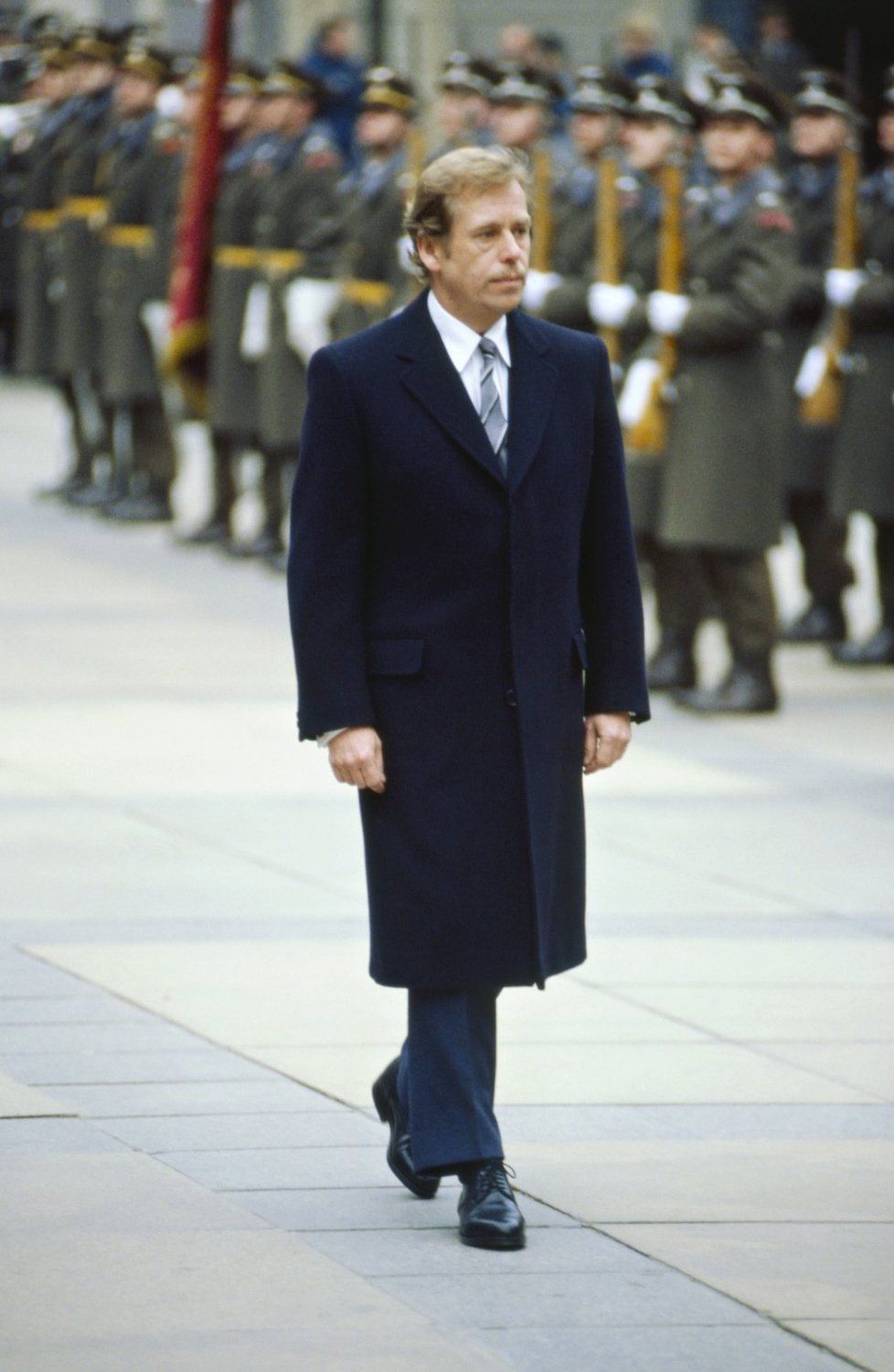 Předlohou pro Štěpánka byl československý a později český prezident Václav Havel