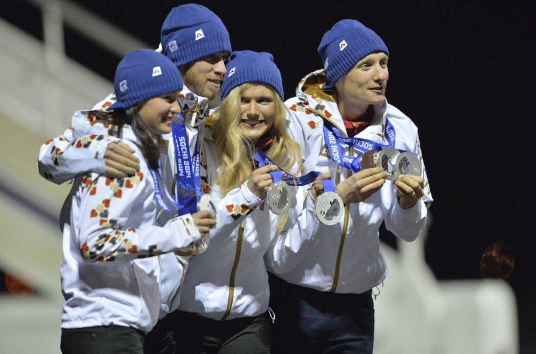 Na palubě speciálu byli mimo jiné biatlonisté (zleva) Veronika Vítková, Jaroslav Soukup, Gabriela Soukalová a Ondřej Moravec