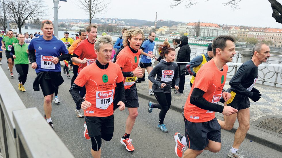 Městské běhy lákají celebrity i sportovní hvězdy. V minulosti je poznala i fotbalová ikona Pavel Nedvěd.