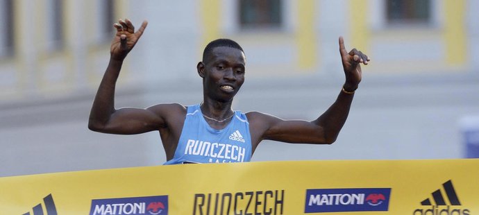 Půlmaraton v Olomouci vyhráli Keňan Josphat Kiprop Kiptis a Etiopanka Worknesh Degefaová.