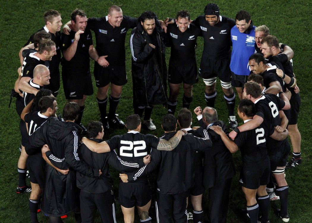 All Blacks slaví postup do finále MS v ragby. Nový Zéland v něm čeká Francie