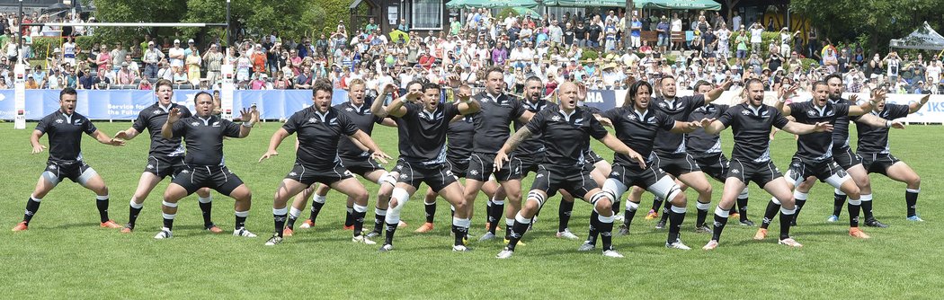 New Zealand Ambassadors a jejich haka před zápasem proti české reprezentaci