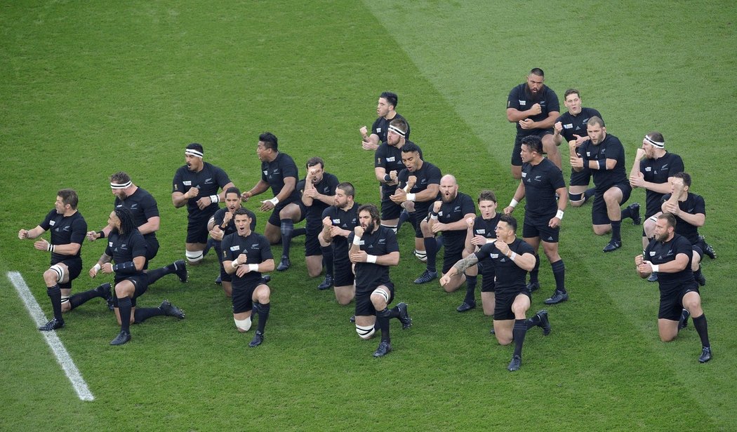 Finále MS v ragby začalo tradiční hakou v podání All Blacks