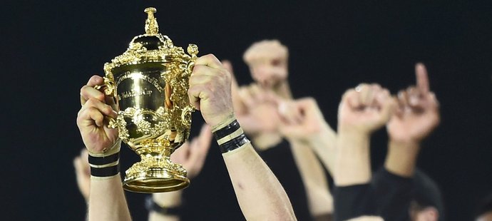 Kapitán All Blacks Richie McCaw slaví titul mistra světa v ragby