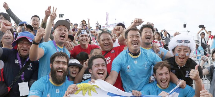 Uruguayští ragbisté porazili na mistrovství světa v Japonsku Fidži 30:27 a postarali se o první velké překvapení šampionátu.