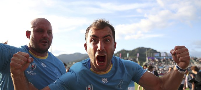 Uruguayští ragbisté porazili na mistrovství světa v Japonsku Fidži 30:27.