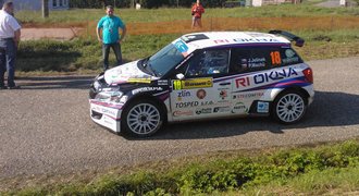 Prokletá Barumka! Během rallye srazil jezdec kamaráda na motorce