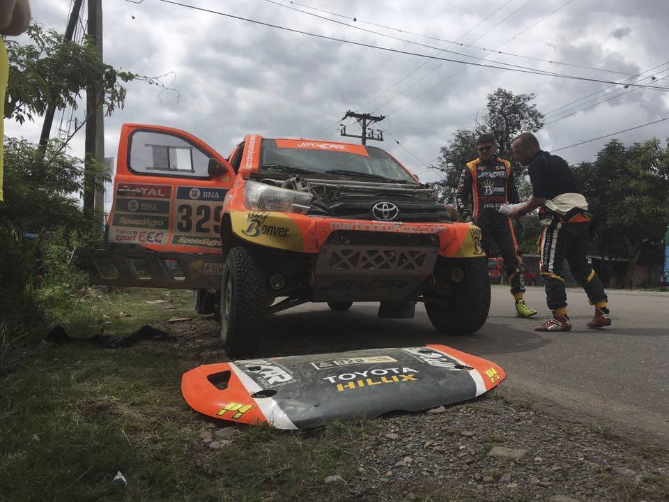 Toyota Martina Prokopa poté, co ji ve 4. etapě Rallye Dakar převrátil přes střechu