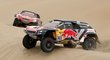 Carlos Sainz před svým rivalem Cyrilem Despresem na Rally Dakar