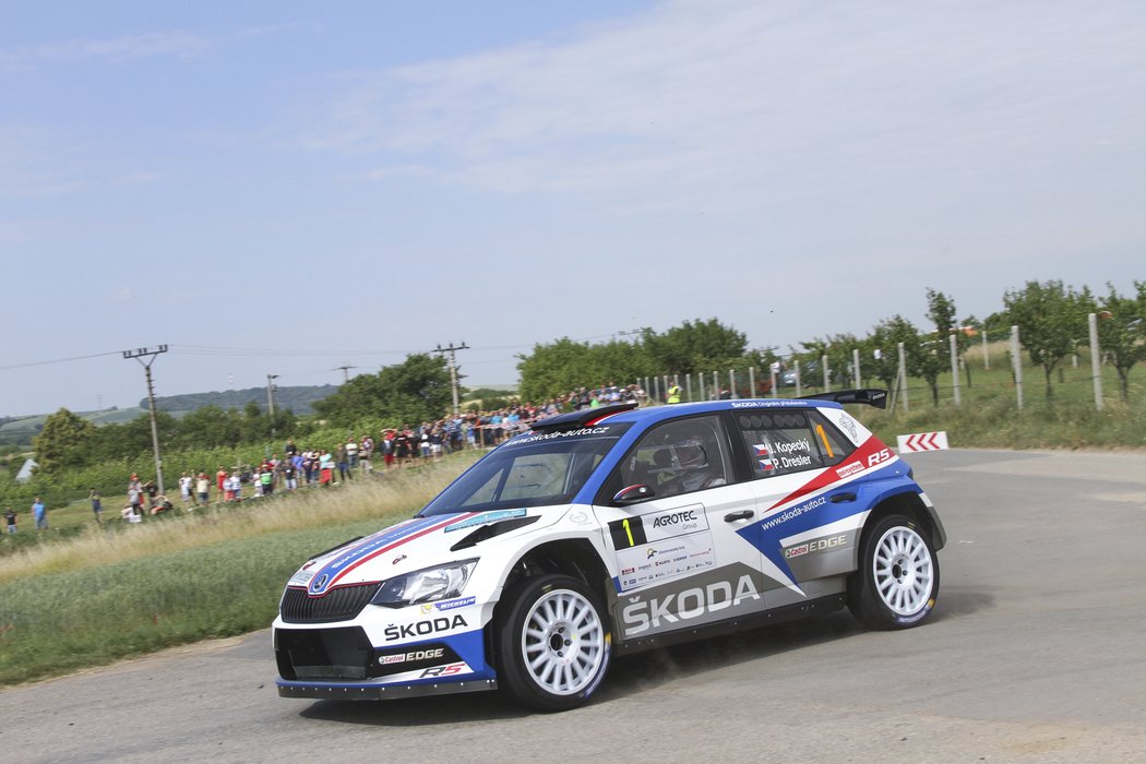 Jan Kopecký vyhrál posedmé v kariéře Rallye Hustopeče a nezadržitelně míří za dalším českým titulem.