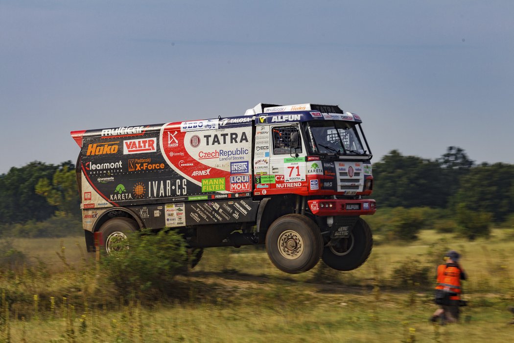 Martin Kolomý se svojí Tatrou na rallye v Maďarsku