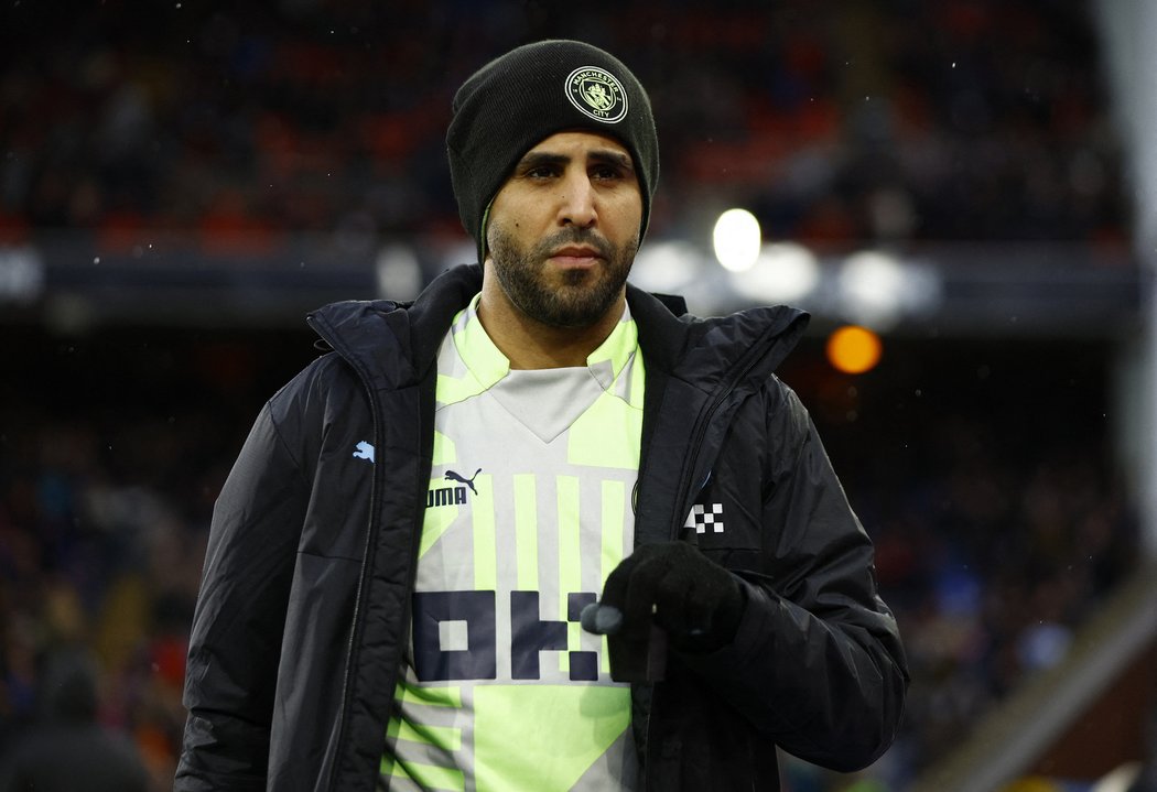 Muslimský fotbalista Rijád Mahriz se bude moct po dobu ramadánu občerstvit během zápasu