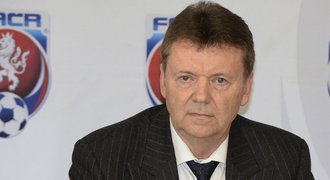 Berbr nebude kandidovat na předsedu FAČR, také Pelta už z voleb odstoupil