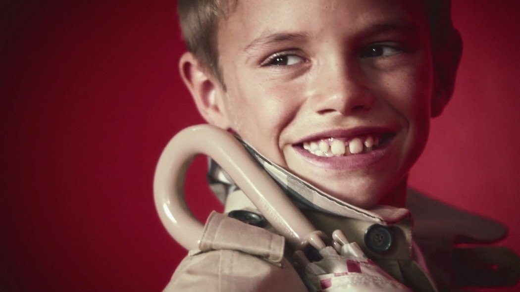 Desetiletý Romeo Beckham zazářil v reklamě na oblečení