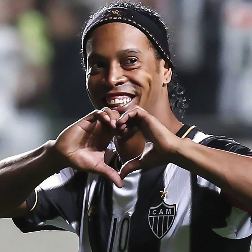 Ronaldinho si bere hned dvě manželky