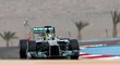 Rosberg vyhrál kvalifikaci v Bahrajnu, obhájce Vettel odstartuje z 2. místa