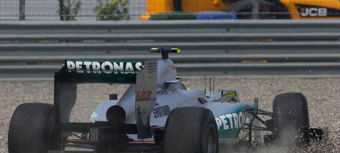 Nico Rosberg měl veliké štěstí, z nehody vyvázl bez zranění