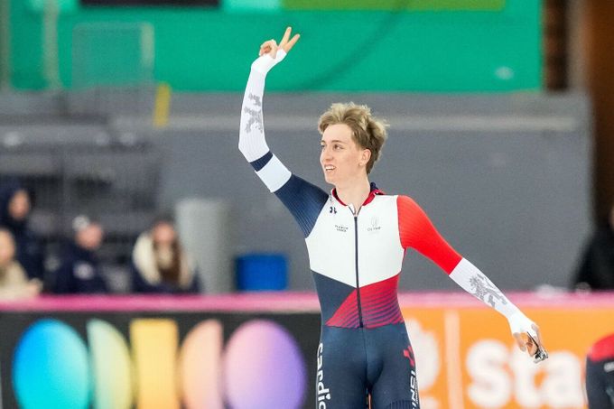 Famózní Jílek slaví další vítězství v SP! Poprvé vyhrál na pěti kilometrech Famózní Jílek slaví další vítězství v SP! Poprvé vyhrál na pěti kilometrech