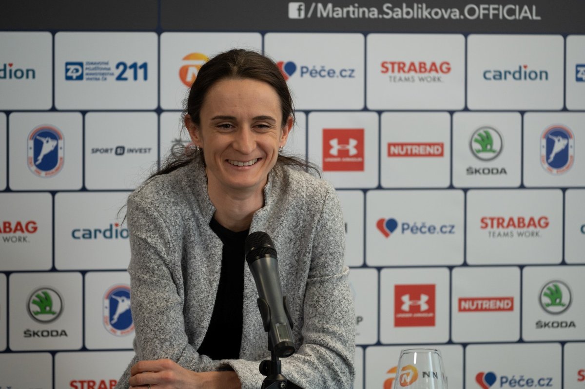 Martina Sáblíková na tiskové konferenci po návratu z MS v &#34;bublině&#34;