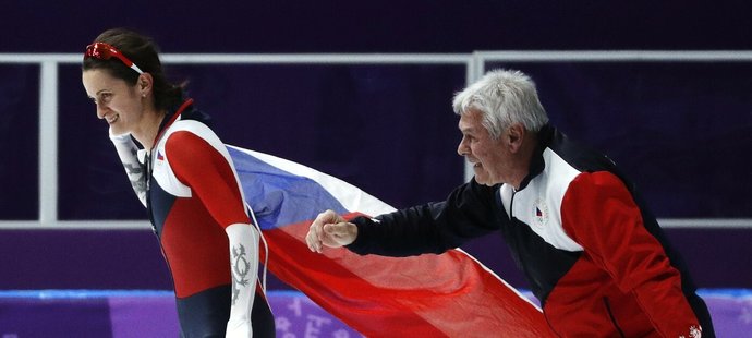 Česká rychlobruslařka Martina Sáblíková a její trenér Petr Novák