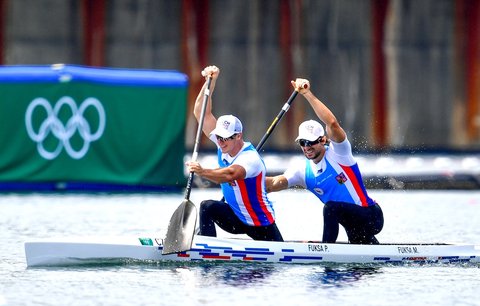 Petr a Martin Fuksovi během olympijského čtvrtfinále v Tokiu