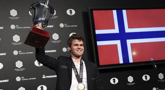 Nor Magnus Carlsen obhájil titul mistra světa v šachu, vyhrál v tie-breaku