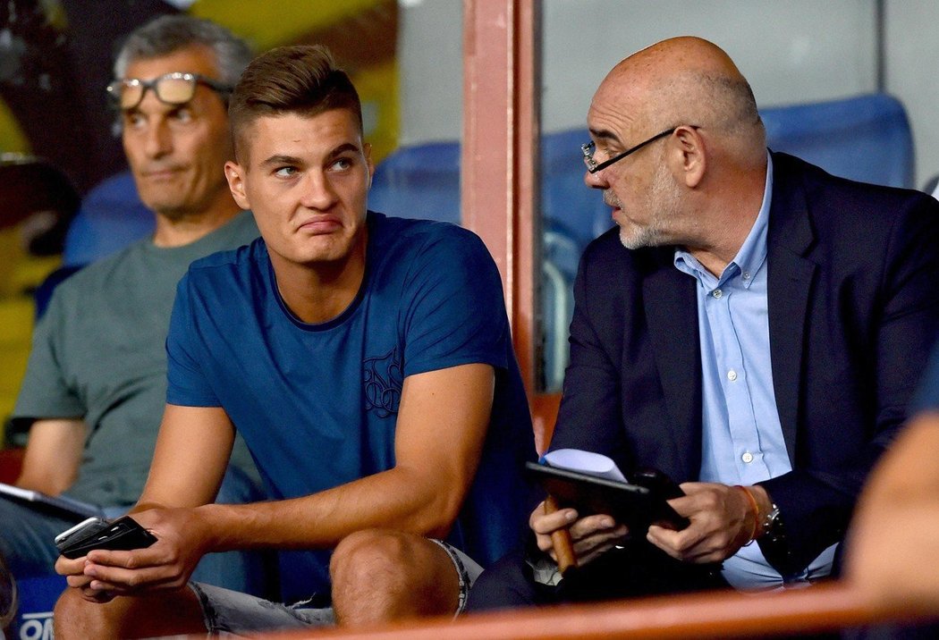 Patrik Schick by se mohl stát nejdražší posilou AS Řím, který je za něj připraven zaplatit 38 milionů eur (téměř miliardu korun).