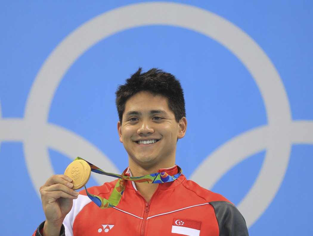 Více než dvacet milionů vydělal za zlato singapurský plavec Joseph Schooling.