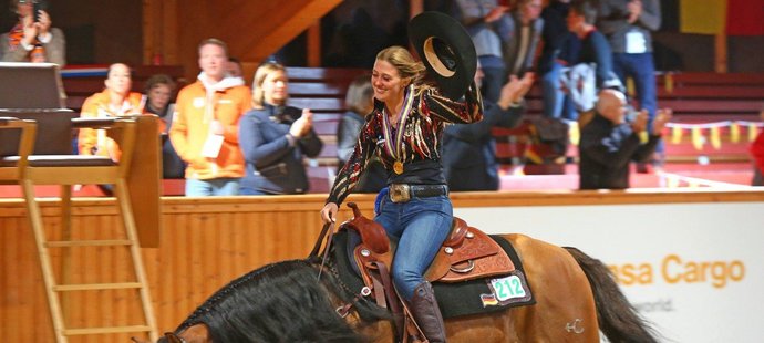 Dcera Michale Schumachera je mistryní světa v reiningu, westernovém stylu ježdění na koni