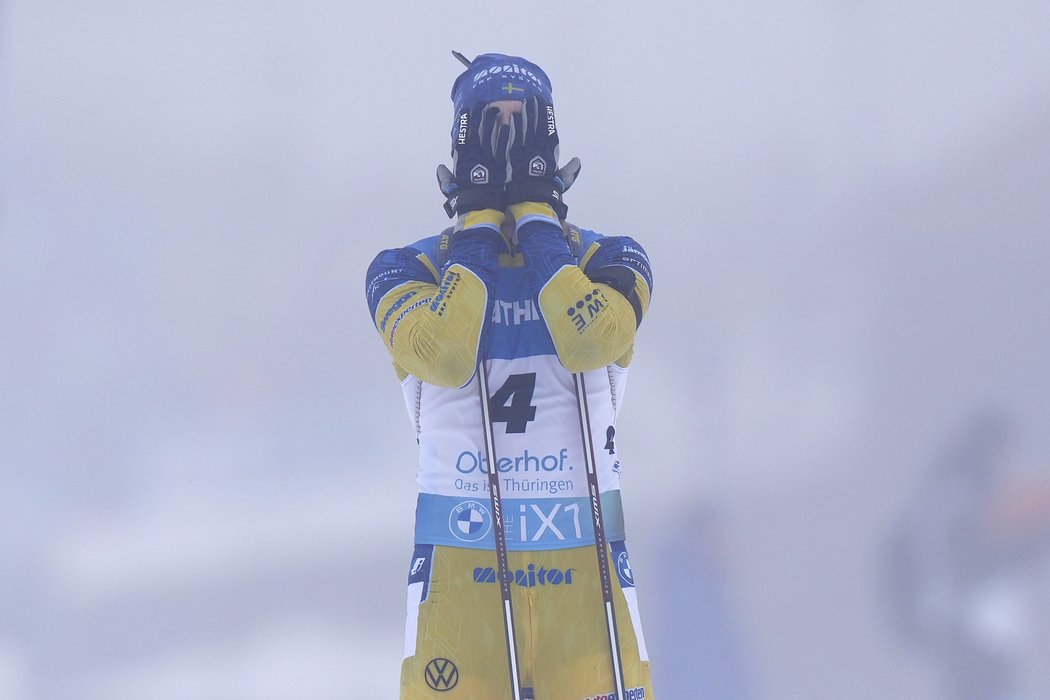 Švédský biatlonista Sebastian Samuelsson musí řešit zdravotní problémy. Po závodech v Česku se nakazil covidem