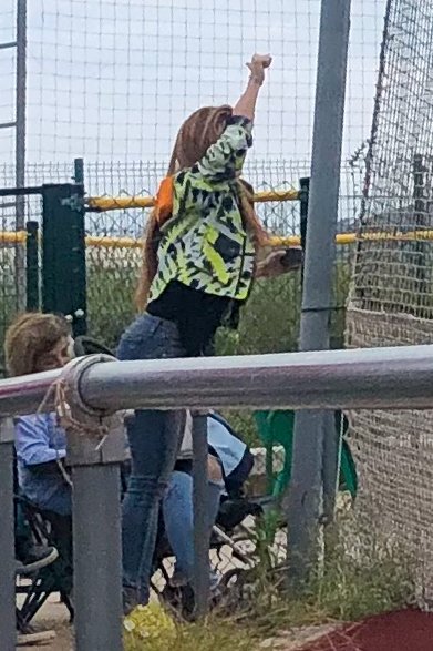Shakira a Piqué opět navštívili baseballový turnaj svého syna Milana. Tentokrát vyměnili Hlubokou nad Vltavou za Barcelonu. Několikametrový odstup od toho druhého ale zůstává