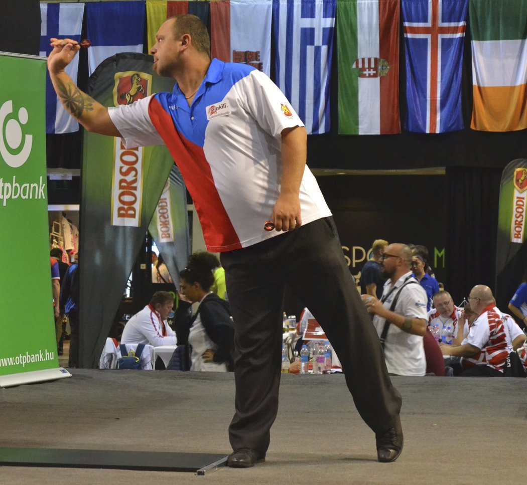 Český šipkař Michal Ondo zažije v pátek na Prague Darts Masters životní zápas, ve čtvrtfinále se utká s Peterem Wrightem ze Skotska, aktuálně třetím hráčem světa
