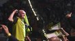 Světová jednička Michael van Gerwen během Prague Darts Masterts