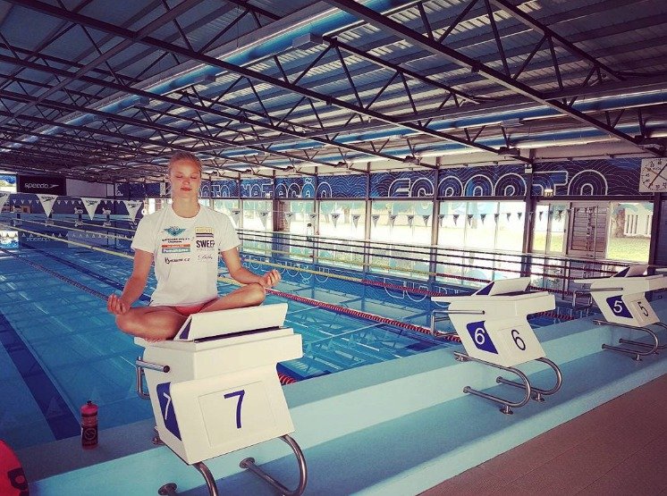 Plavkyně Simona Baumrtová si vyzkoušela ranní meditaci.