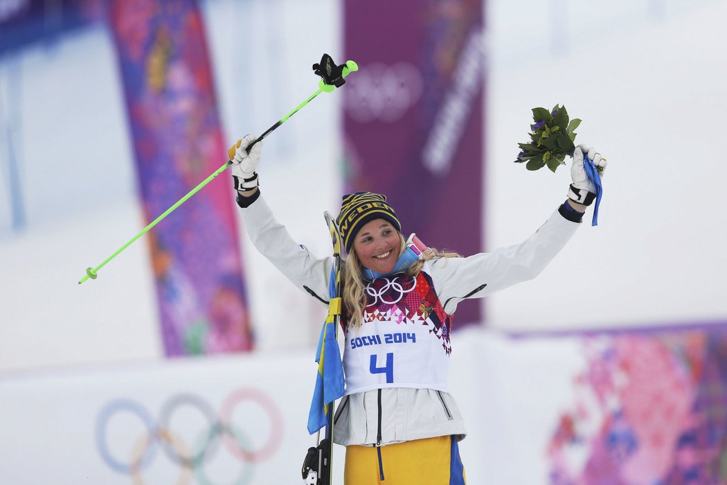 Švédská skikrosařka Anna Holmlundová se raduje z bronzu na olympiádě v Soči
