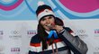 Česká skikrosařka Diana Cholenská s medailí z olympiády juniorů v Lausanne