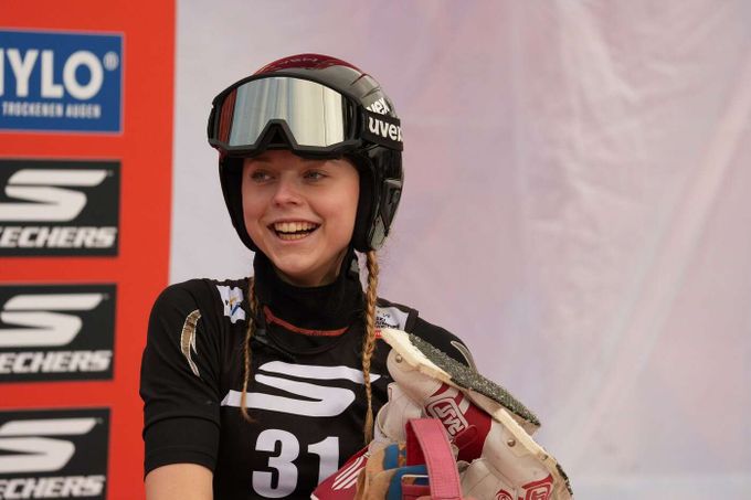 Nadějná skokanka (19) překonává strach z výšek. Kouč: Takový sport si vybrala Nadějná skokanka (19) překonává strach z výšek. Kouč: Takový sport si vybrala