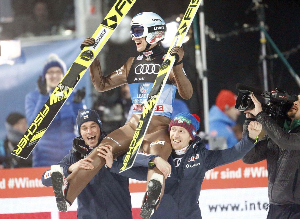 Kamil Stoch předvedl na Turné neuvěřitelné výkony