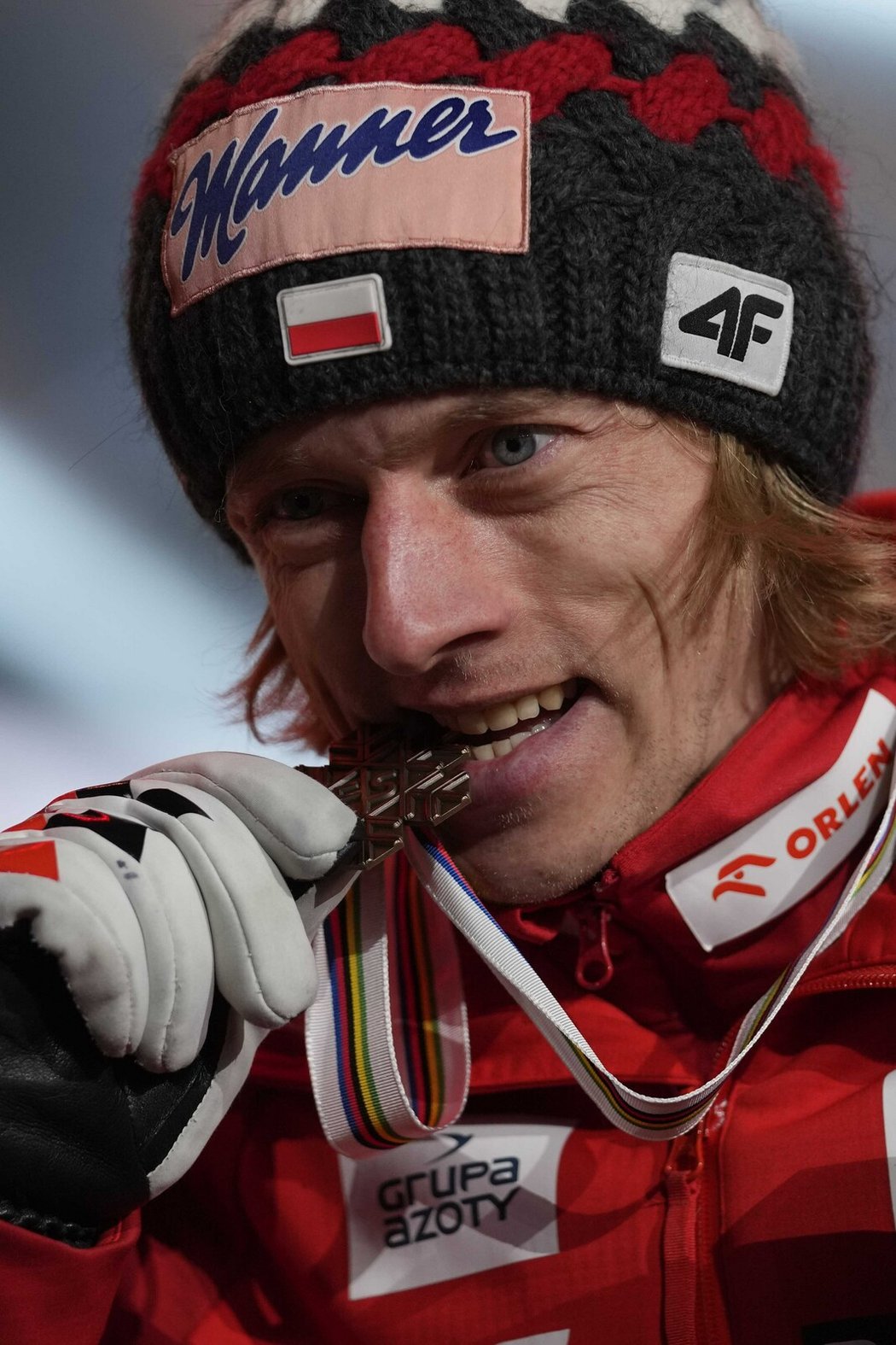 Držitel devíti medailí z olympijských her a světových pohárů Dawid Kubacki upřednostnil rodinu před úspěchem ve skocích na lyžích