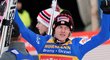 Polský skokan na lyžích Dawid Kubacki oslavuje triumf ve třetím závodě Turné čtyř můstků