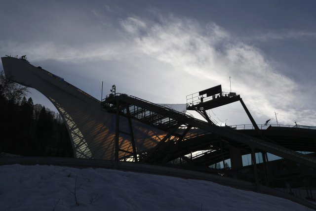 Českým skokanům se v Garmisch-Partenkirchenu nevedlo, nepostoupili do druhého kola