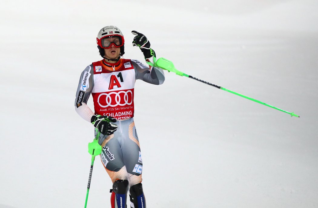 Henrik Kristoffersen si upevnil vedení v disciplíně i v celkovém hodnocení sezony