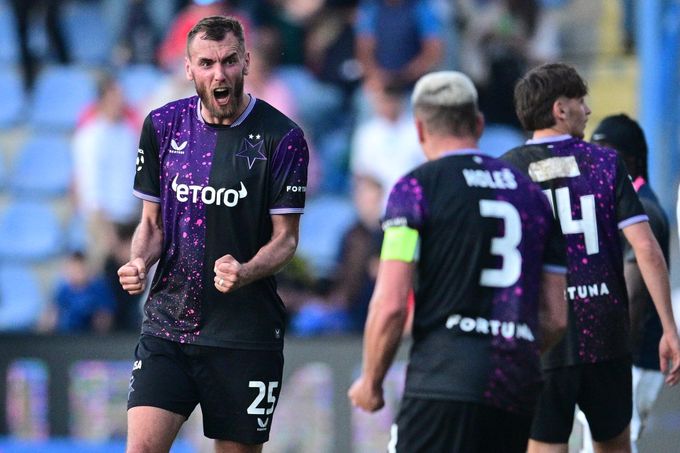Expert Kobylík: Mosesova prasárna, nechápu VAR. Nářky druhých nemusí Slavia řešit Expert Kobylík: Mosesova prasárna, nechápu VAR. Nářky druhých nemusí Slavia řešit