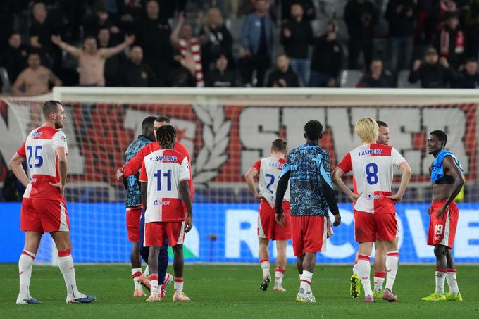 Slavia se omlouvá za debakl, fanouškům vrátí vstupné. Provod se zlobil: Velké zklamání Slavia se omlouvá za debakl, fanouškům vrátí vstupné. Provod se zlobil: Velké zklamání