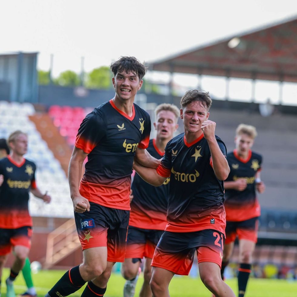 ONLINE: Fenerbahce U19 - Slavia U19 1:3. Mladíci Pražanů bojují v Youth League, zvýšil Belžík ONLINE: Fenerbahce U19 - Slavia U19 1:3. Mladíci Pražanů bojují v Youth League, zvýšil Belžík