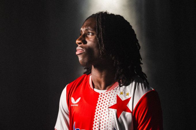 Nová posila Slavie: rezervy v bránění, výhoda v centimetrech. Kolik bek Glossoa stál? Nová posila Slavie: rezervy v bránění, výhoda v centimetrech. Kolik bek Glossoa stál?